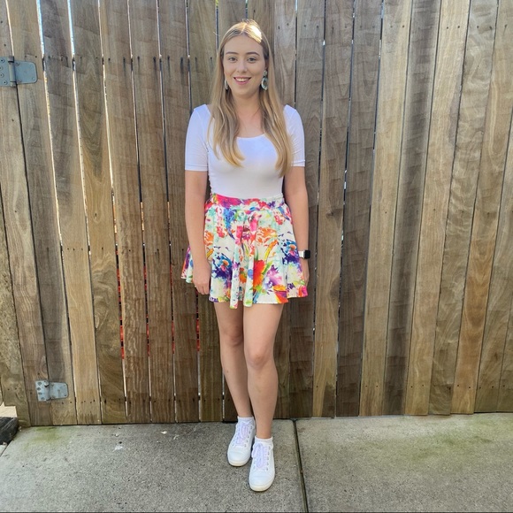 Meet your Posher, Emily - Picture 3 of 3